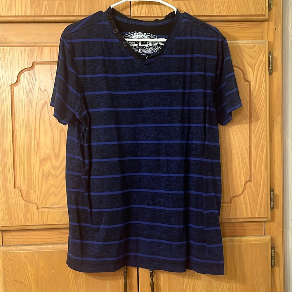 Helix striped tee size Large